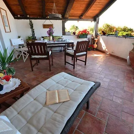 Veliki Balkon S Pogledom Na More *